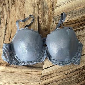 VIctorias secret lightly lined bra
